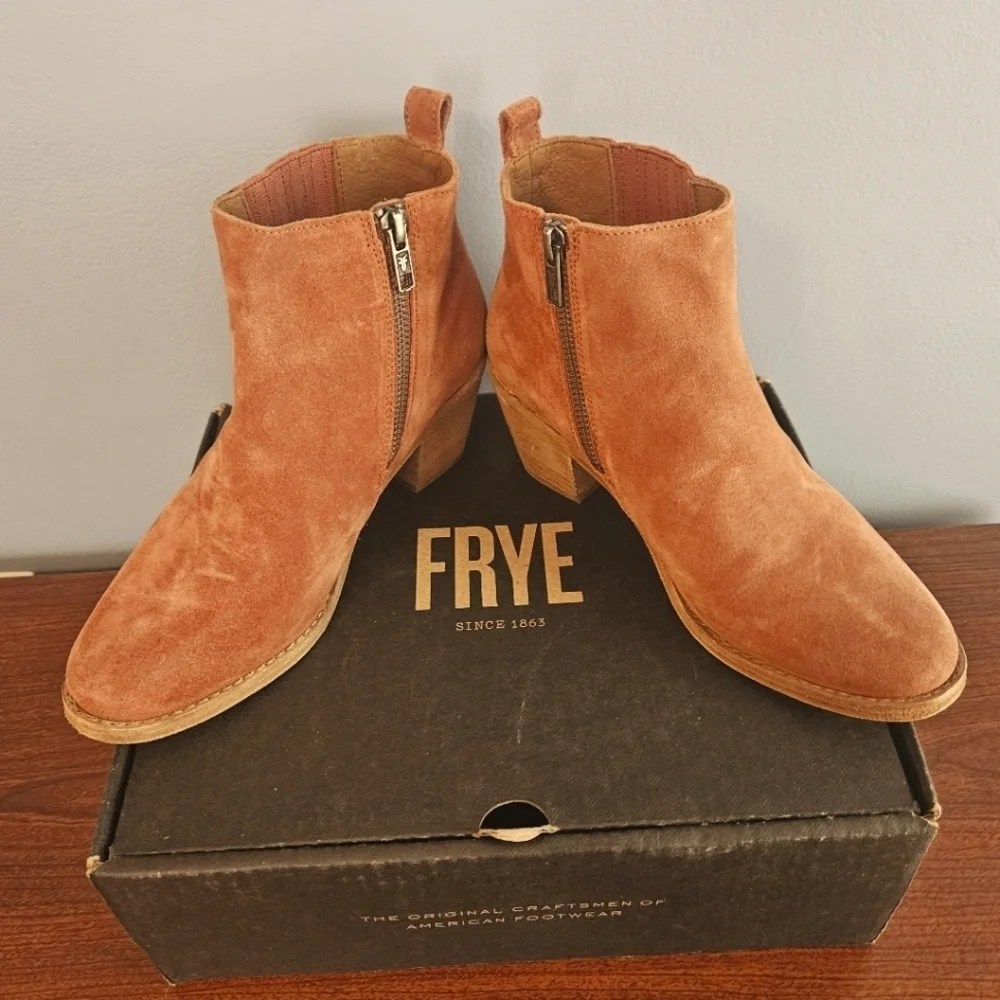 Frye Alton Chelsea Rosewood Booties Size 7 EUC